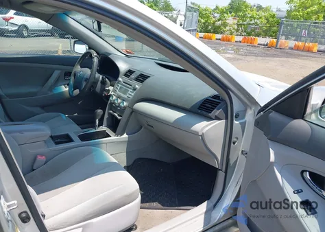 2007 Toyota Camry Le z USA, uszkodzony, nr VIN 4T1BE46K87U592658